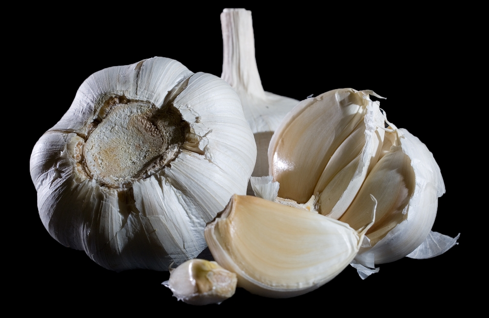 How To Cure Garlic Breath? Take a guess